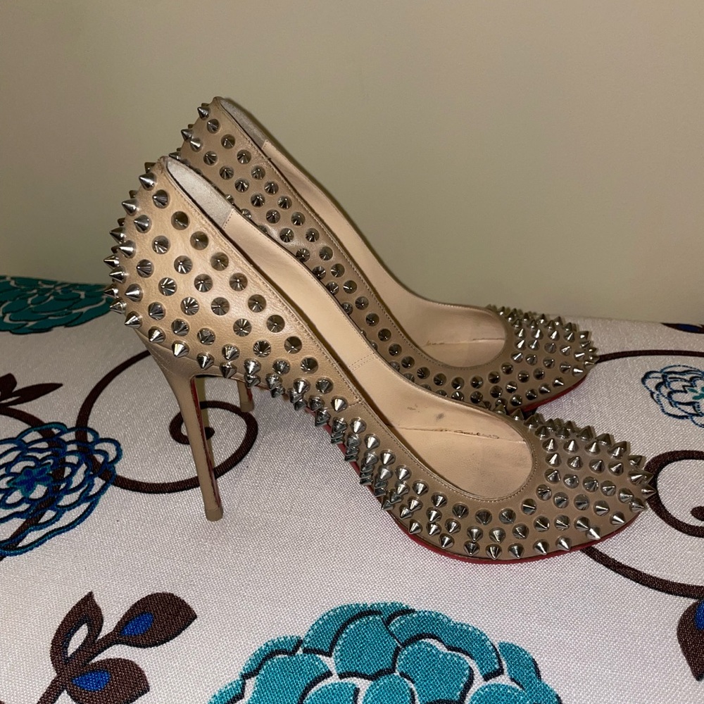 COPY - Christian Louboutin size 39 no box with dust bag .Mid condition